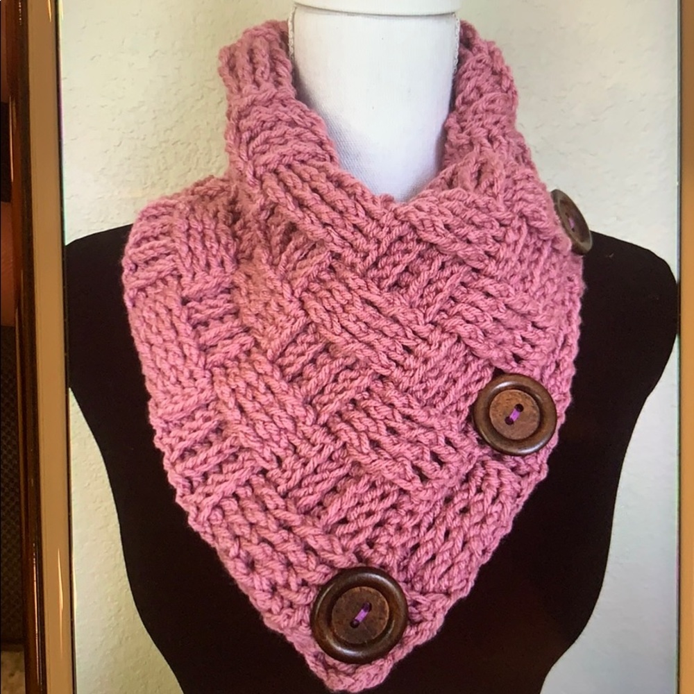 Scarf 🧣 collar with bottoms